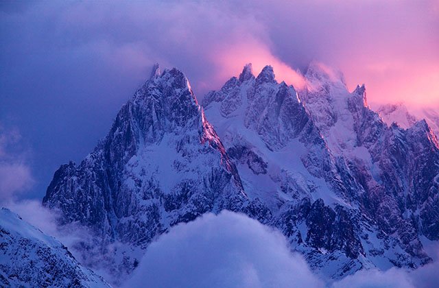 Lueurs sur les aiguilles de Chamonix