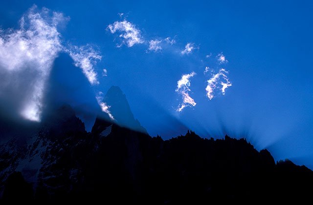 L'aiguille du Dru et son ombre