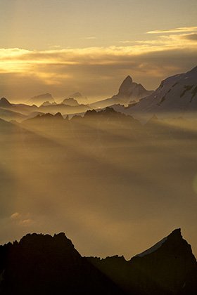 Le Cervin depuis le sommet des Courtes