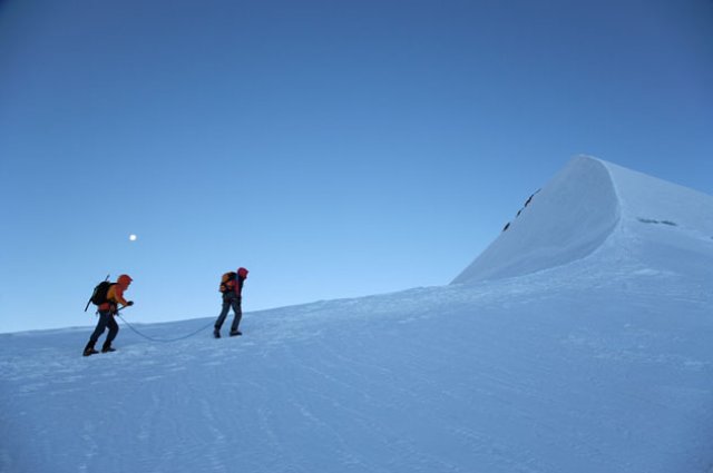 Le Lyskam, jouer avec la lune....