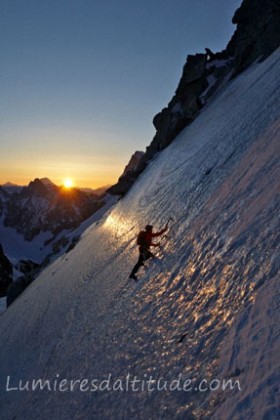 ICE CLIMBING ON THE POINTE LACHENAL, MASSIF DU MONT-BLANC, HAUTE-SAVOIE, FRANCE
