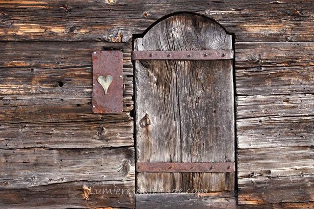 MAZOT DOOR, SAVOYARD GRANARY, CHAMONIX, HAUTE SAVOIE, FRANCE