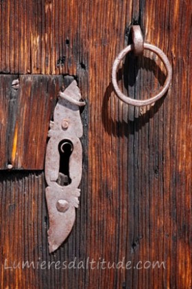 MAZOT DOOR,  SAVOYARD GRANARY, CHAMONIX, HAUTE SAVOIE, FRANCE