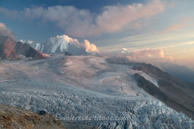 LE GLACIER DU TOUR ET LE REFUGE ALBERT 1ER