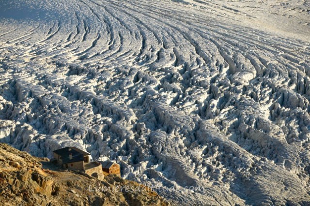 LE GLACIER DU TOUR ET LE REFUGE ALBERT 1ER