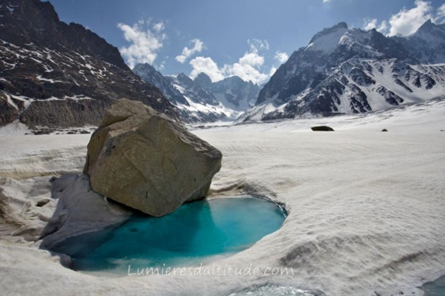 LACS GLACIAIRES SUR LA MER DE GLACE