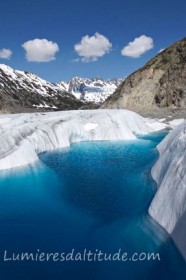 LACS GLACIAIRES SUR LA MER DE GLACE