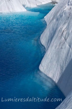 LACS GLACIAIRES SUR LA MER DE GLACE