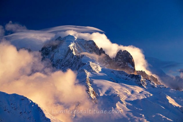 SUNRISE ON THE AIGUILLE VERTE, MASSIF DU MONT-BLANC, HAUTE SAVOIE, FRANCE