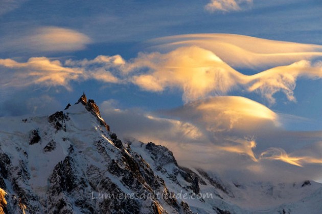 SUNRISE CLOUDS ON AIGUILLE DU MIDI, MASSIF DU MONT-BLANC, HAUTE SAVOIE, FRANCE