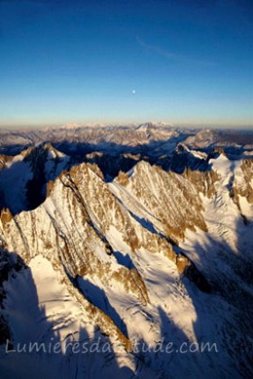 SUNRISE ON THE AIGUILLE DES DROITES AND LES COURTES, MASSIF DU MONT-BLANC, HAUTE SAVOIE, FRANCE