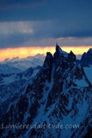 SUNSET ON THE AIGUILLE DU MIDI, MASSIF DU MONT-BLANC, HAUTE SAVOIE, FRANCE