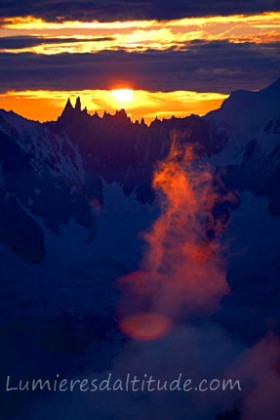 SUNRISE ON THE AIGUILLES RAVANEL AND MUMERY, MASSIF DU MONT-BLANC, HAUTE SAVOIE, FRANCE