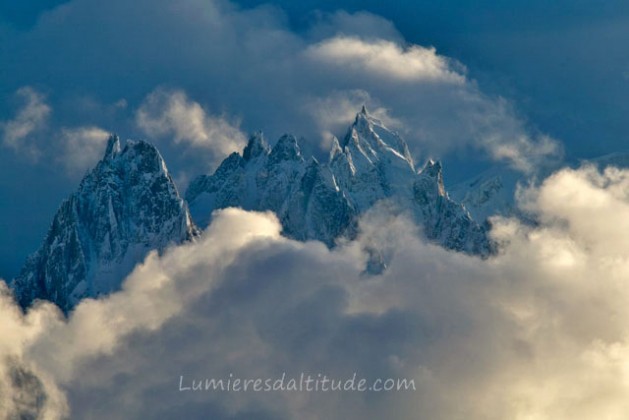 SUNRISE ON THE AIGUILLE DE CHAMONIX, MASSIF DU MONT-BLANC, HAUTE SAVOIE, FRANCE