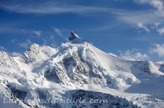 La face Nord du Zinalrothorn, Valais, Suisse