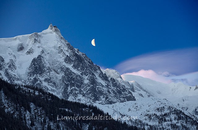 Lever de lune sur l'aiguille du Midi, Chamonix