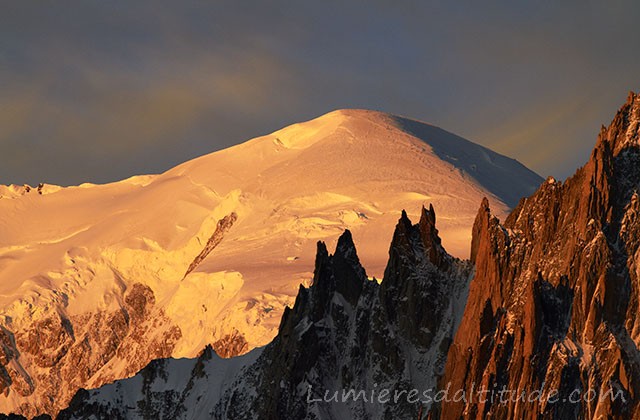 Lever du jour sur le Mont-Blanc et les aiguilles du Diable, Chamonix