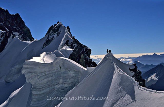 Sur la fameuse arete de rochefort, Massif du Mont-Blanc, Haute-savoie, France