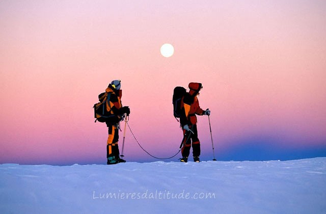 Lever de lune sur le mont-blanc du tacul, Massif du Mont-Blanc, Haute-savoie, France