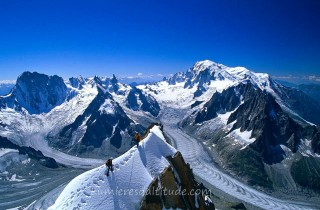 Sur l'arete du Moine a l'aiguille Verte, Massif du Mont-Blanc, Haute-savoie, France