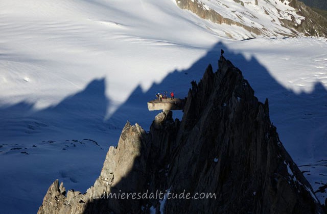 Cordee sur l'arete de la table a l'aiguille du tour, Massif du Mont-Blanc, Haute-savoie, France