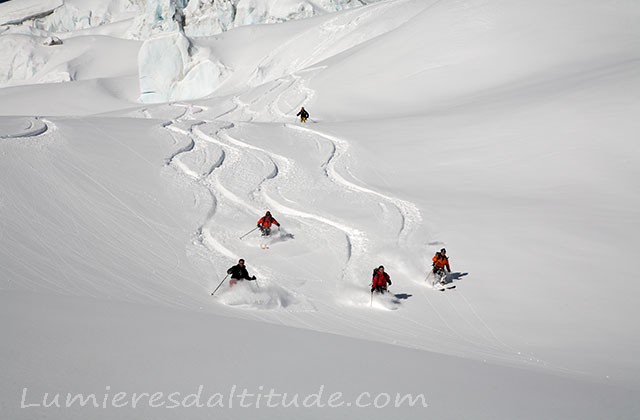 Descente a ski de la Vallee Blanche, Massif du Mont-Blanc, Haute-savoie, France