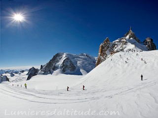 Descente a ski de la Vallee Blanche, Massif du Mont-Blanc, Haute-savoie, France