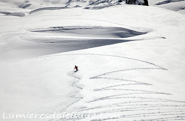 Descente du Dolent, Massif du Mont-Blanc, Haute-Savoie, France