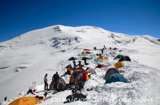 Campement sauvage au Gouter, Massif du Mont-Blanc, Haute-savoie, France