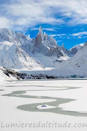 Le Cerro Torre et ses satellites en aout