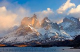 Les Cuernos au lever du soleil, Torres del Paines, Chili