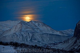 Lever de lune sur El Chalten, Patagonie, Argentine