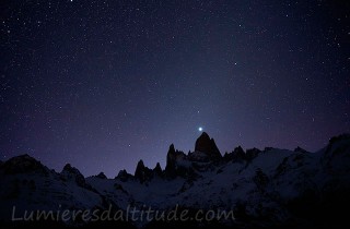 Pluie d'etoiles sur le Fitz Roy, Patagonie, Argentine