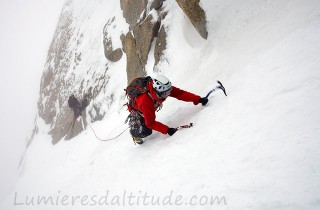 Ascension de la goulotte Chere au Mont-Blanc du Tacul, Chamonix