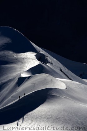 Sur l'arete Midi-Plan a l'aube, Chamonix, France