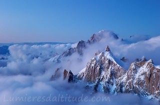 L'heure bleu sur l'aiguille du Plan et la Verte