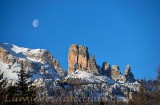 Lune sur les Cinque Torri a l'aube, Dolomites