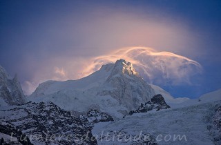 Nuages lenticulaires sur le Mont-Maudit, Chamonix, France