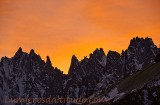 Lumieres du couchant sur le versant Est des aiguilles de Chamonix, Chamonix, France