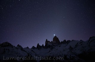 Pluie d'etoiles sur le Fitz Roy, Patagonie, Argentine