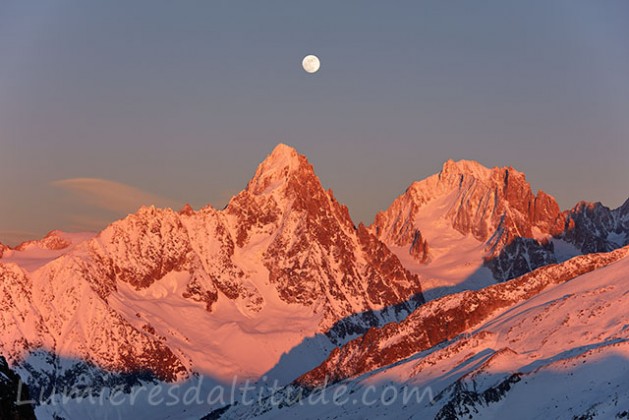 Lever de lune sur l'aiguille du Chardonnet, Chamonix