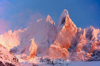 Les aiguilles du Dru et de la Verte au couchant