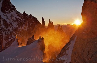 Les aiguilles du Diable au lever du soleil