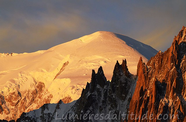 Lever du jour sur le Mont-Blanc et les aiguilles du Diable, Chamonix