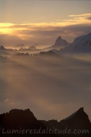 Lever du jour sur le Cervin depuis l'aiguille des Courtes