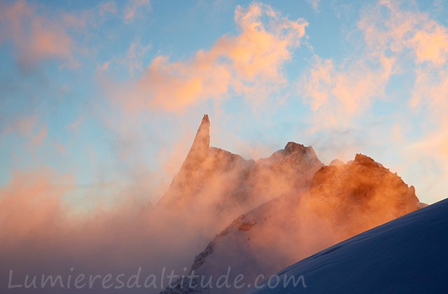 La Dent du Geant a l'aube, Chamonix