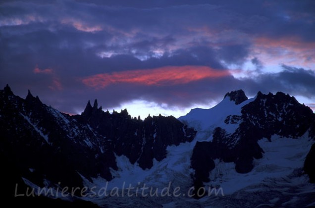 Premieres lueurs sur le Triolet, Chamonix