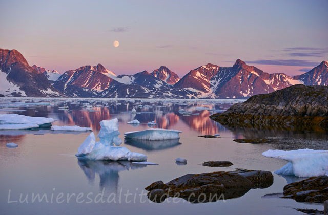 Groenland, lever de lune, fjord Angmassalik