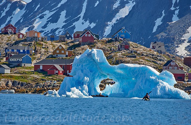 Groenland, village de Kummiut, kayak de mer