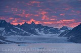 Groenland, coucher de soleil sur le glacier Karale
